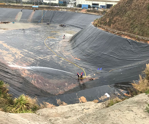 鹤山废水池清理
